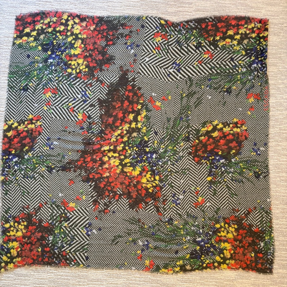 Escada Vintage Scarf - Picture 2 of 6